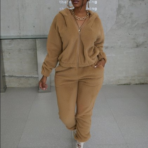 Nude Teddy Jogger Set - Picture 3 of 4